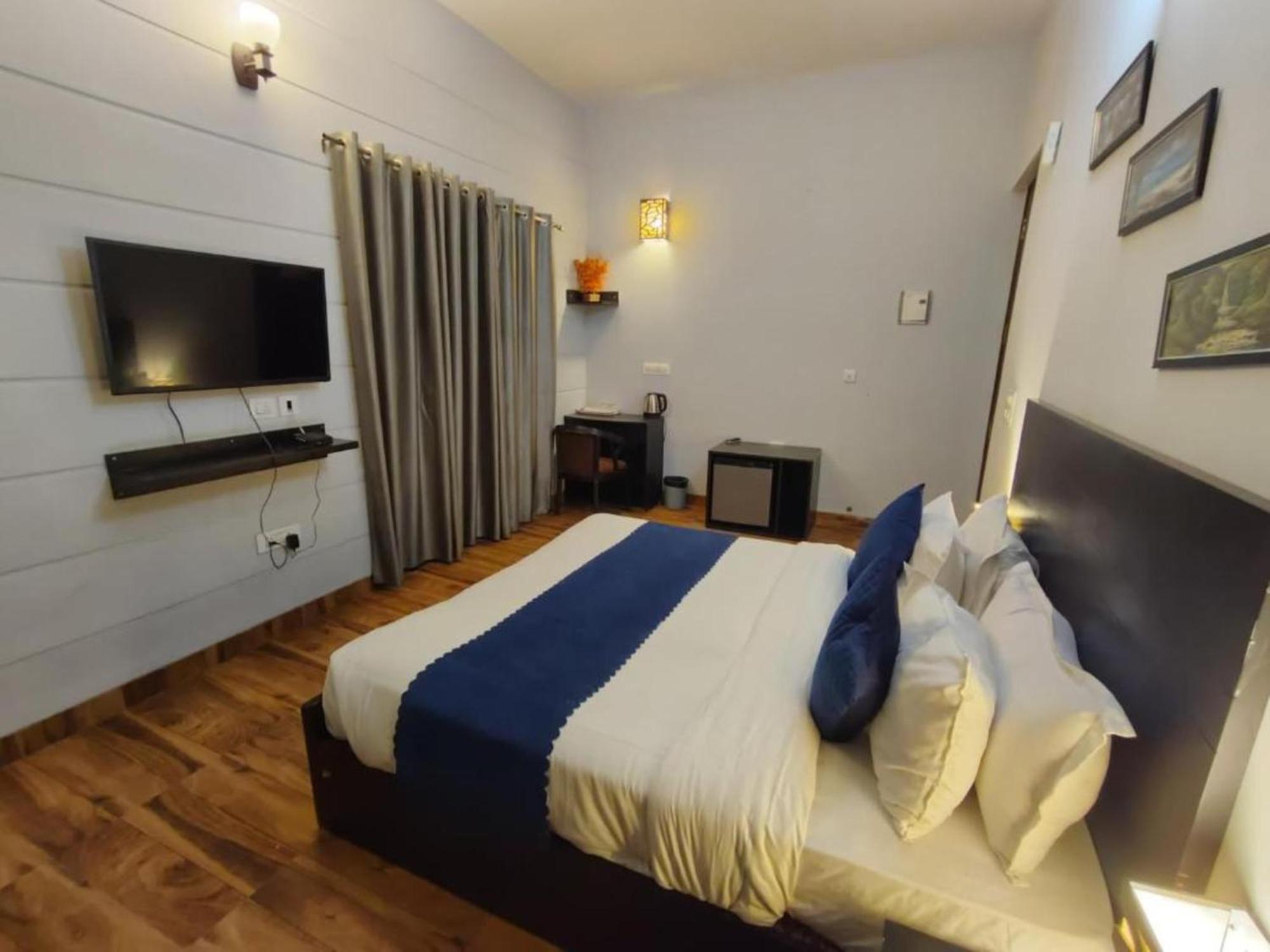 Vrindavan Dreams Hotel And Suites Экстерьер фото