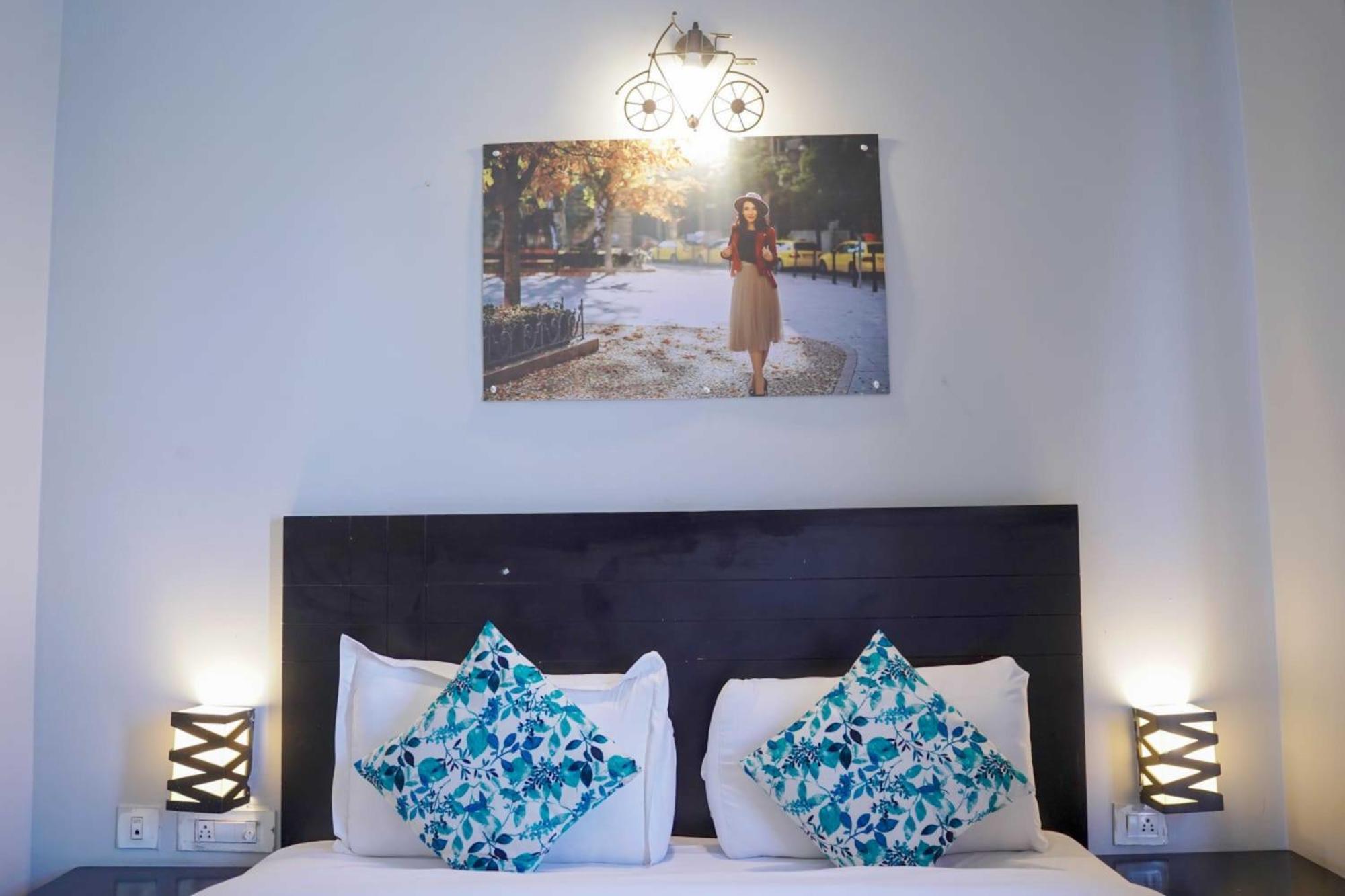 Vrindavan Dreams Hotel And Suites Экстерьер фото